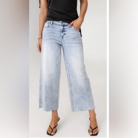 Boheme Denim - Bohme Colette Wide Leg Jeans in Vintage Light Wash size 31